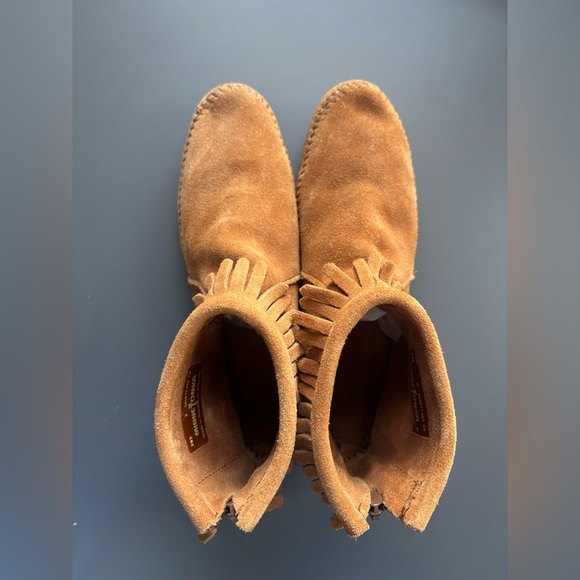 Vintage Inspired Minnetonka Back Zip Hardsole Boot- 7 - Picture 7 of 9